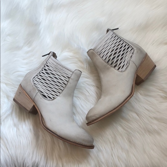 Cream Woven Cut Out Side Leather Boots - Picture 5 of 7